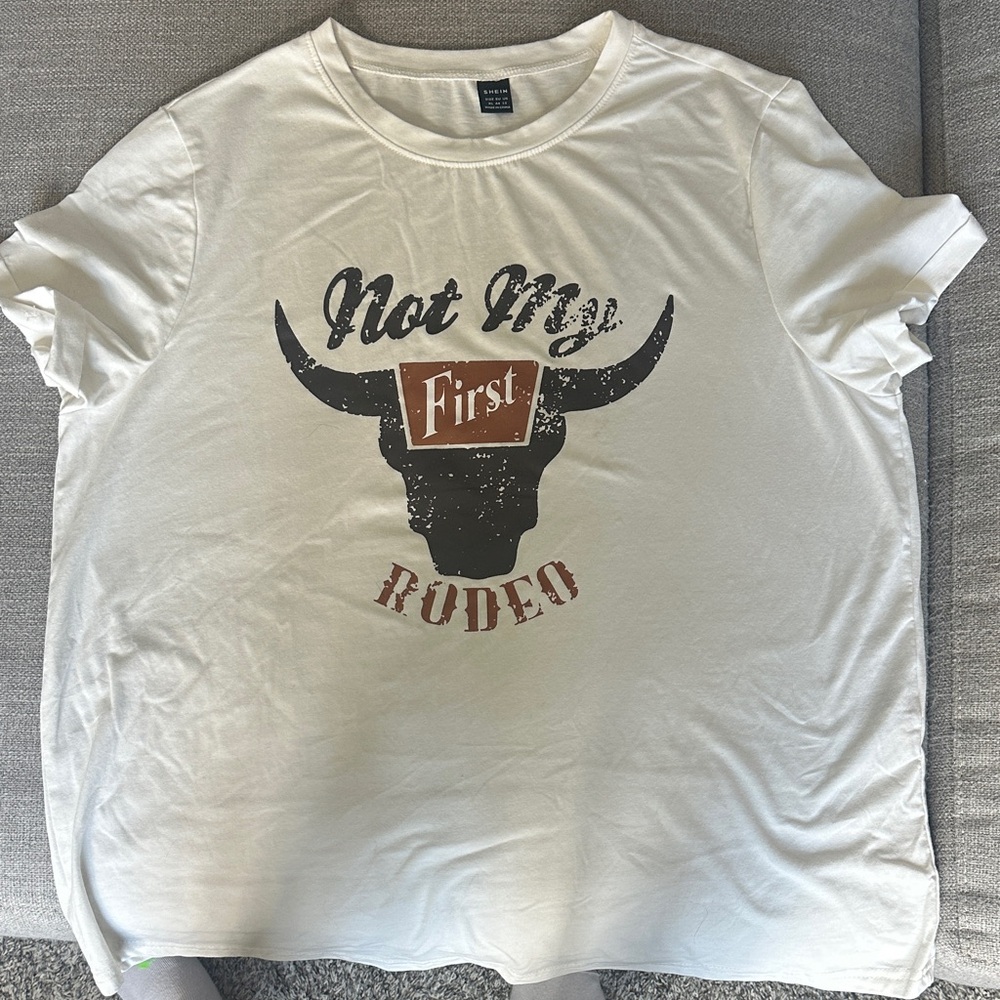 SHEIN White Graphic Tee